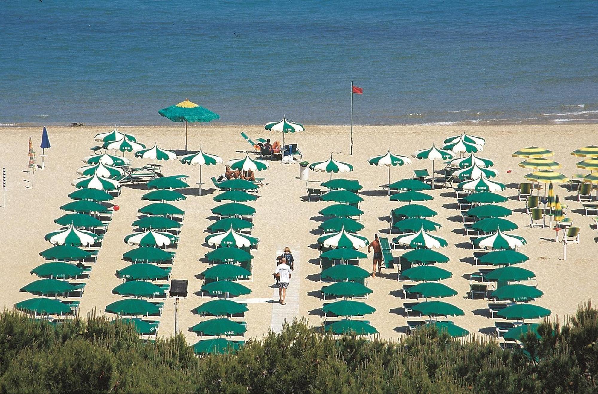Hotel Doge Alba Adriatica Εξωτερικό φωτογραφία